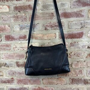 Michael kors black leather shoulder crossbody purse bag
